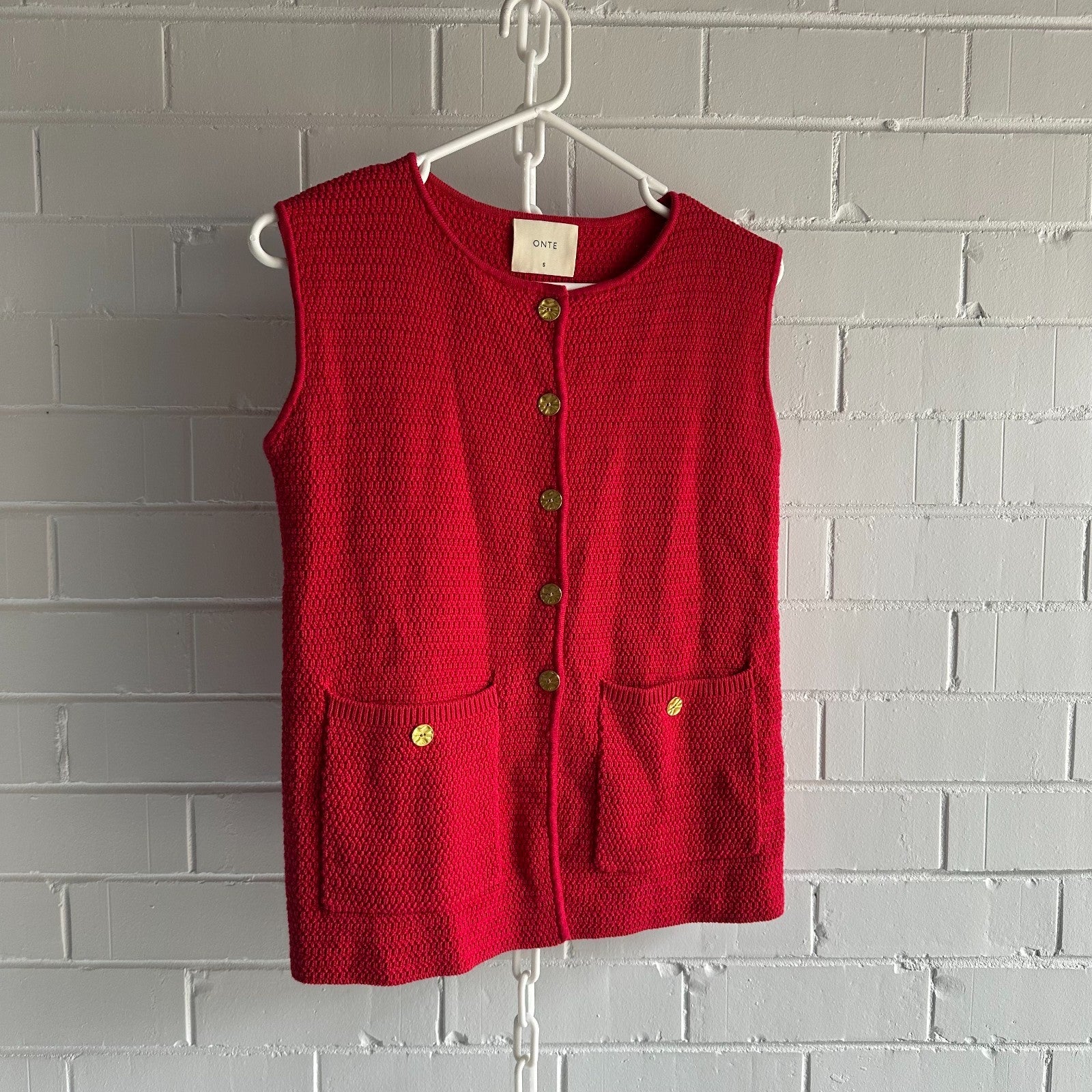 ONTE Helena Gilet & Mini Skirt knit SET Size S Red AU8 US4 Cotton Gold hardware