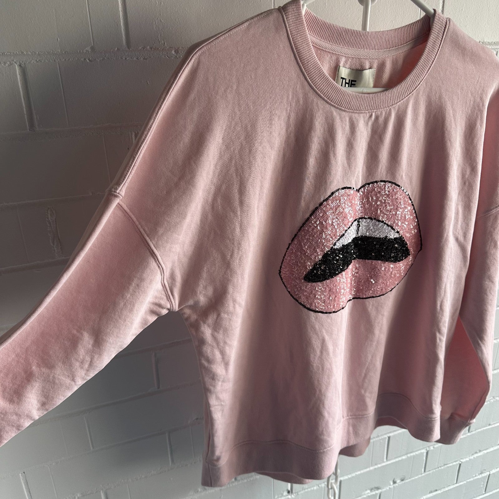 THE OTHERS Sequin lips Slouchy sweater Size 3 Medium dusty pink BNWT