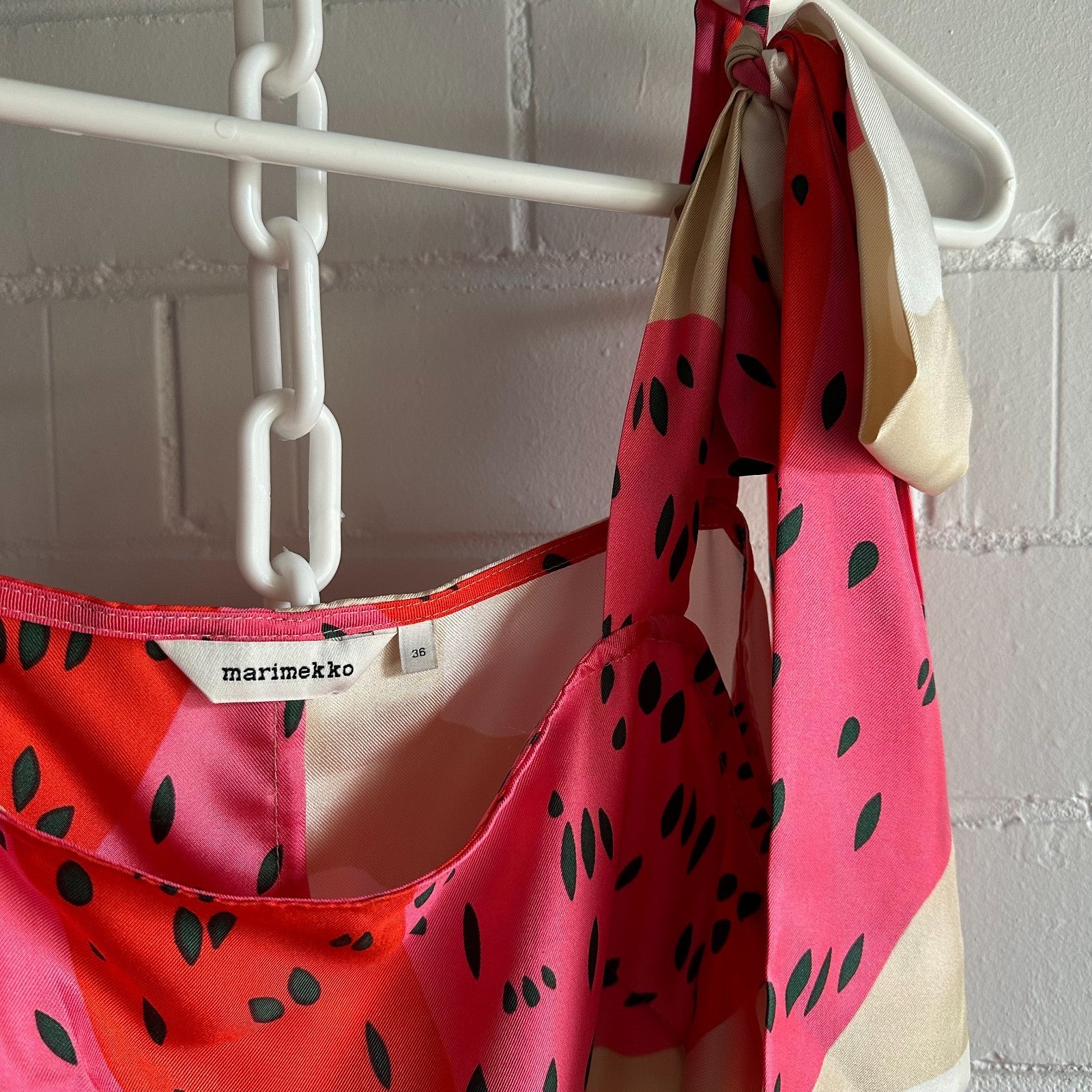 MARIMEKKO Maija Isola Strawberry Mountains silk Dress Sz 36 AU6-8, US2-4