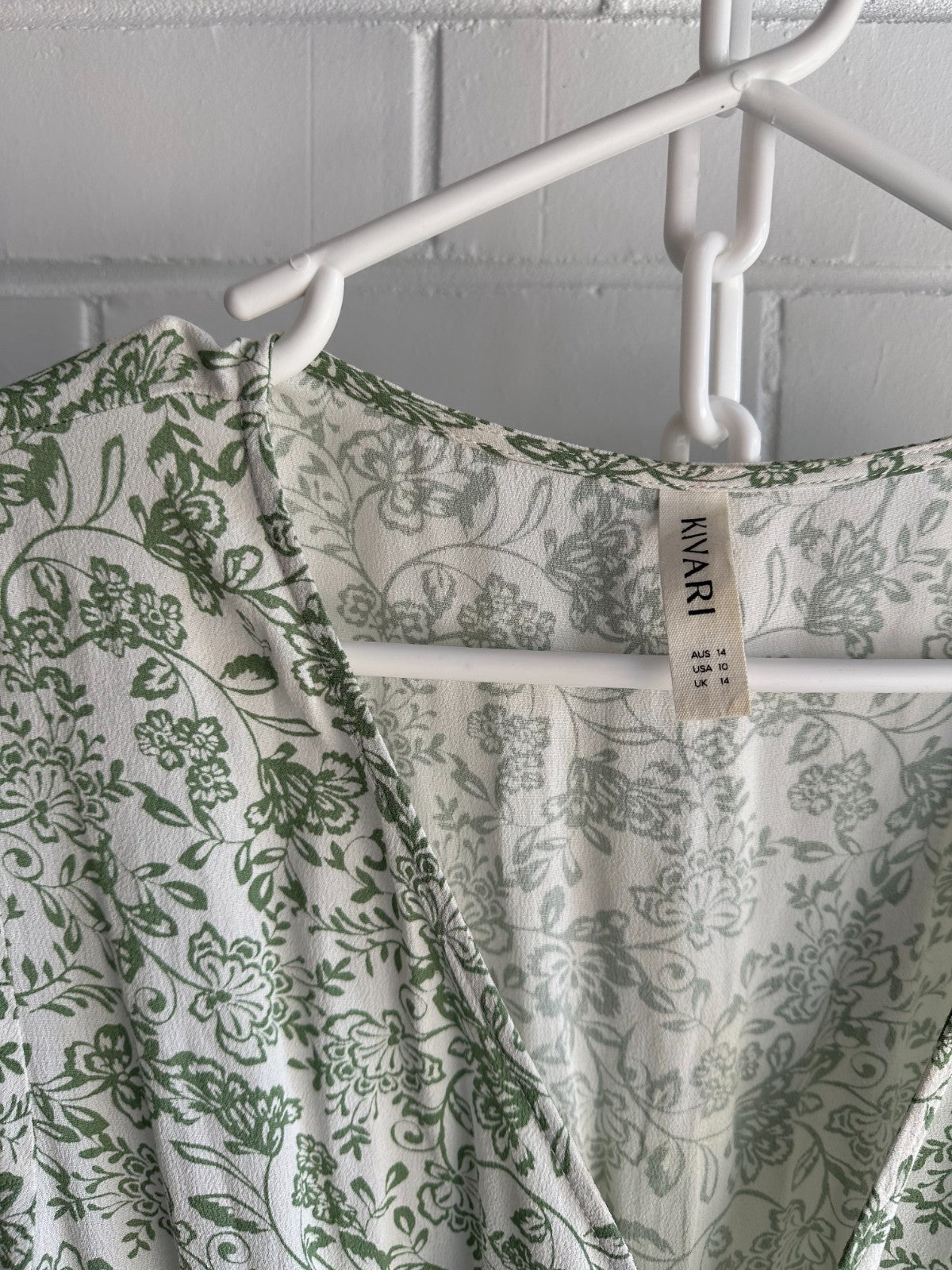 KIVARI Valley Floral Mini Dress Size AU14 US10 Viscose Tiered, Flutter Sleeves