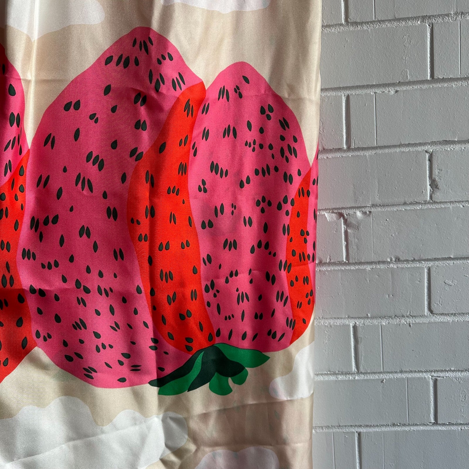 MARIMEKKO Maija Isola Strawberry Mountains silk Dress Sz 36 AU6-8, US2-4