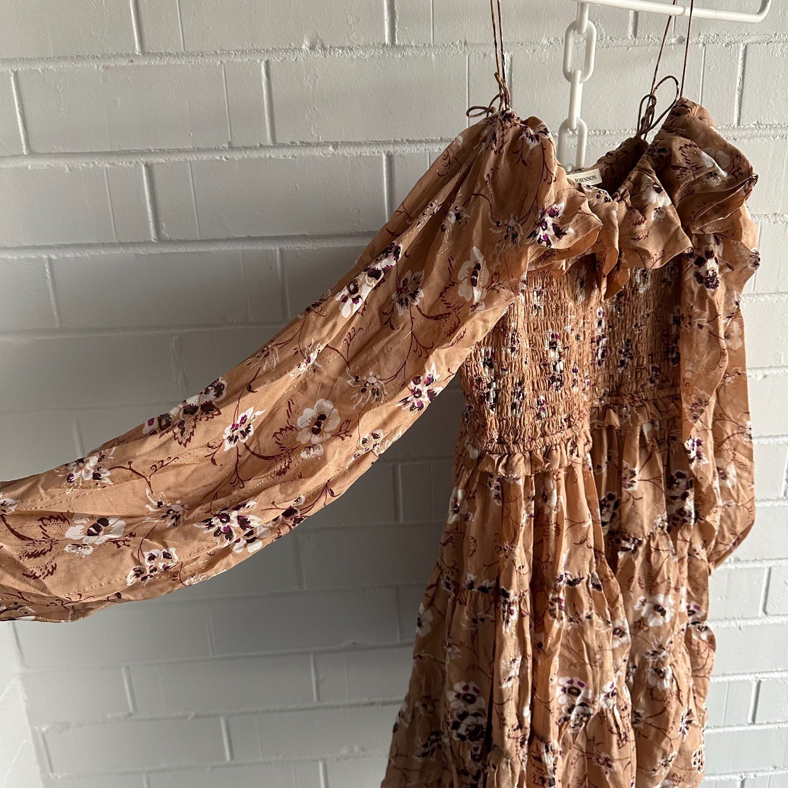 ULLA JOHNSON Monet Smocked silk Floral Size 2 AU6 Beige Off shoulder long sleeve