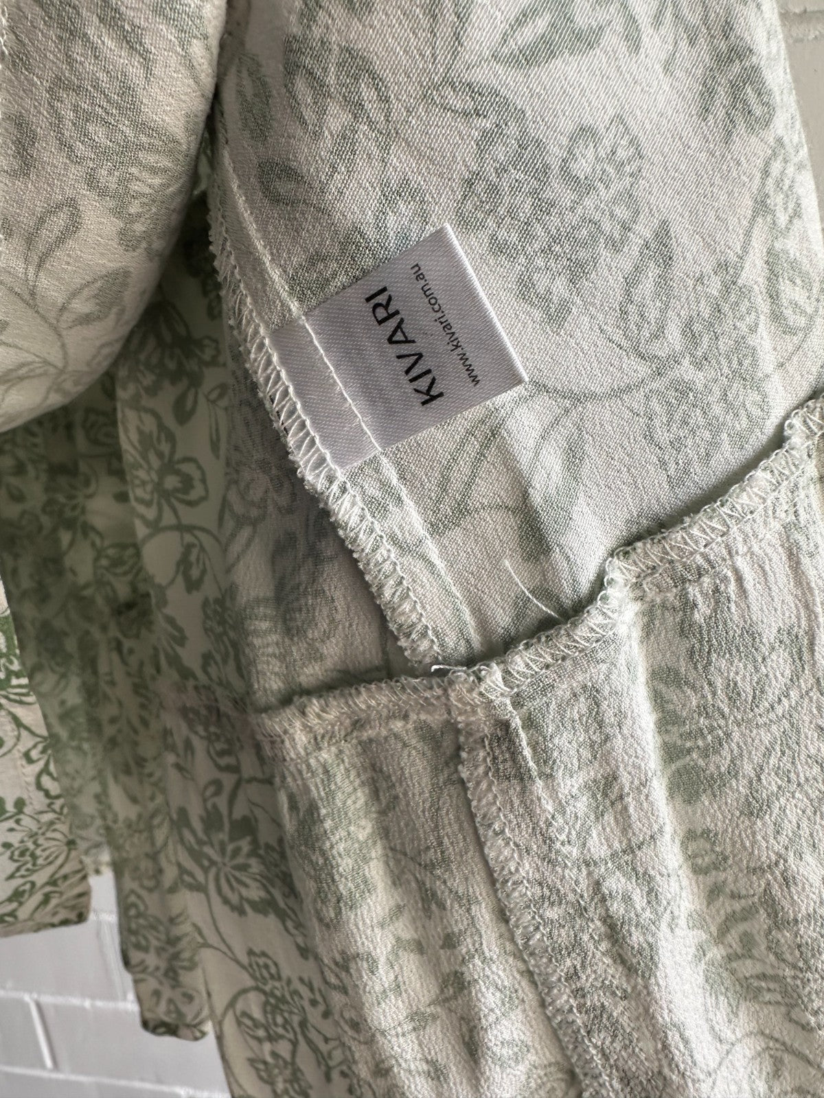 KIVARI Valley Floral Mini Dress Size AU14 US10 Viscose Tiered, Flutter Sleeves