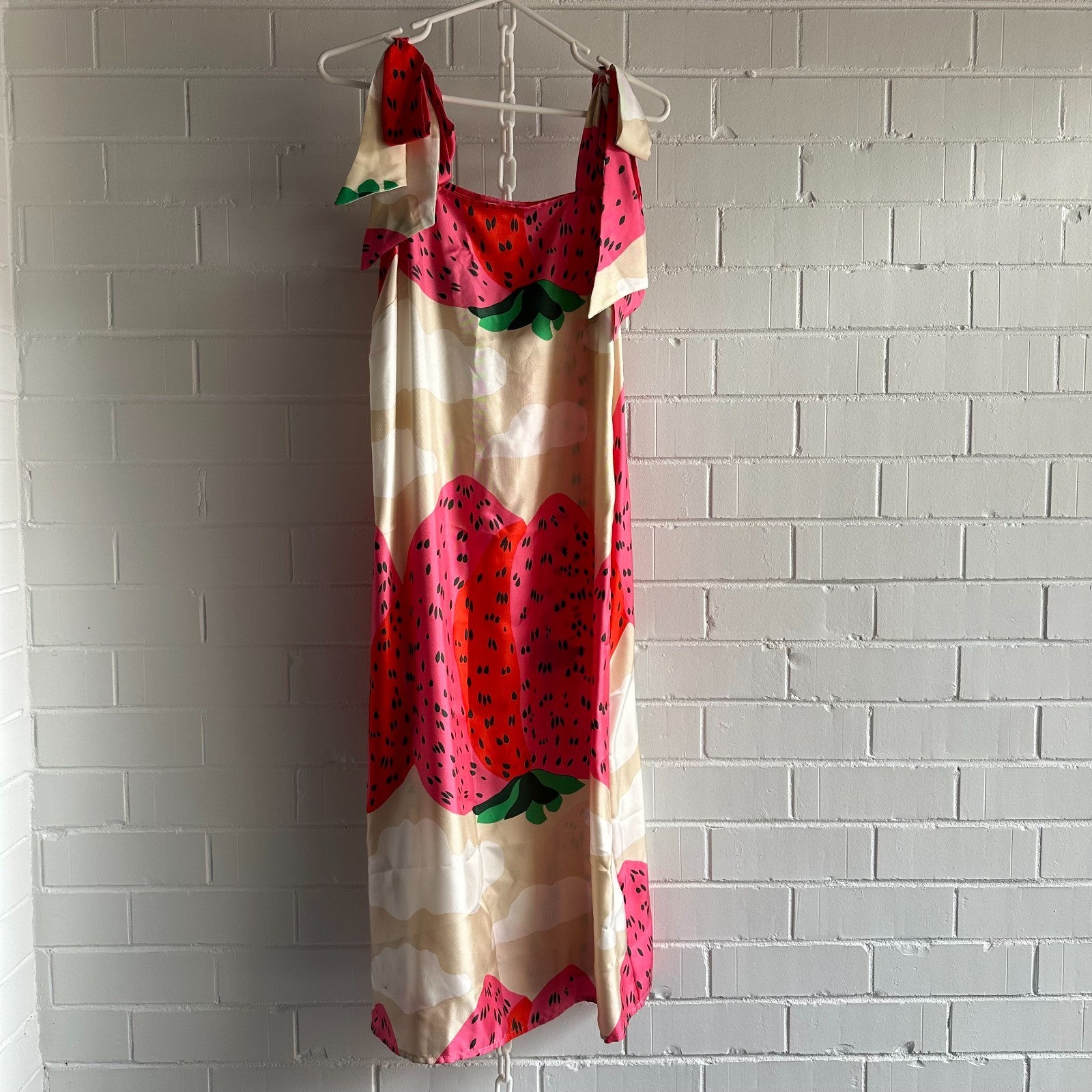 MARIMEKKO Maija Isola Strawberry Mountains silk Dress Sz 36 AU6-8, US2-4